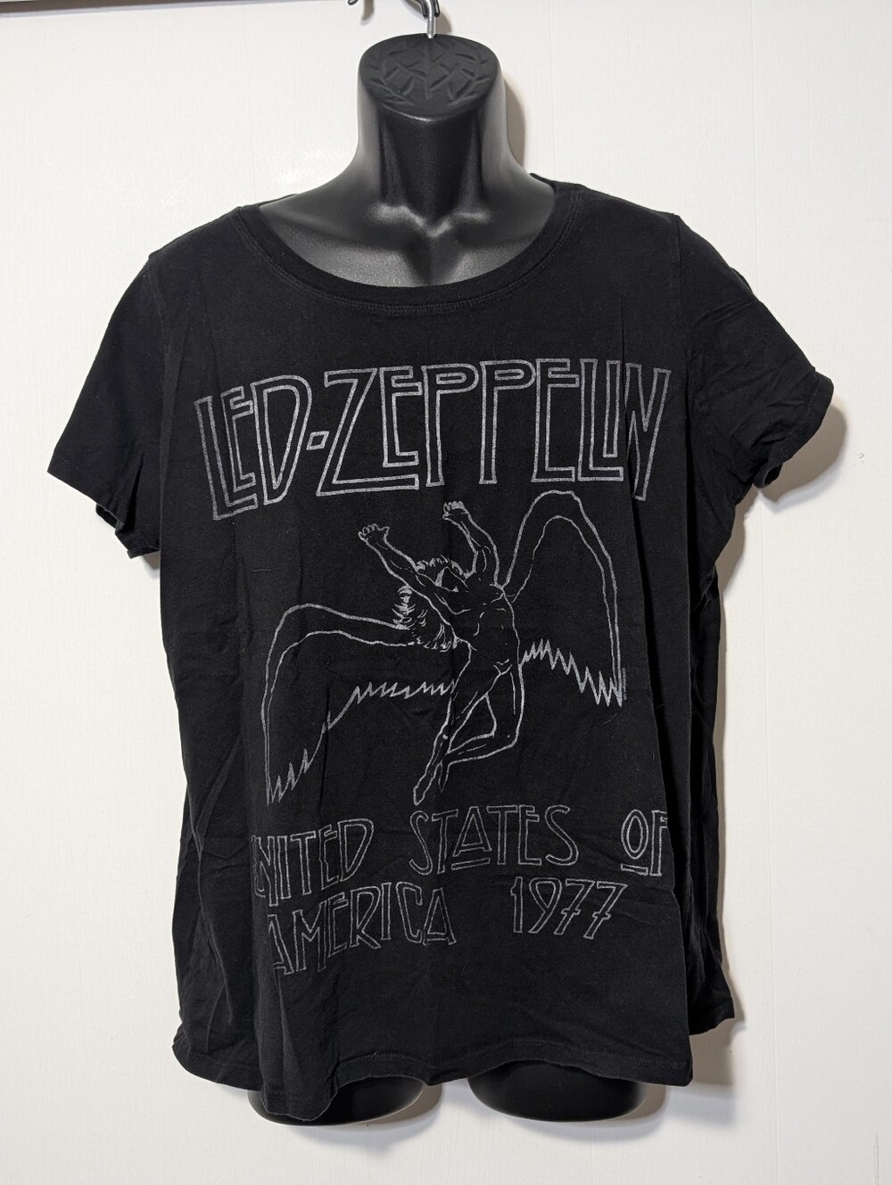 Women's LED ZEPPELIN Black Graphic Design 1977 Size Small/Medium